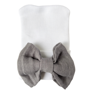 Gorrito newborn Blanco Moño Gris